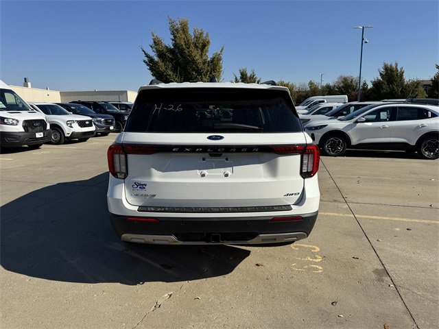 New 2026 Ford Explorer Active w/ Active Comfort Package image 8