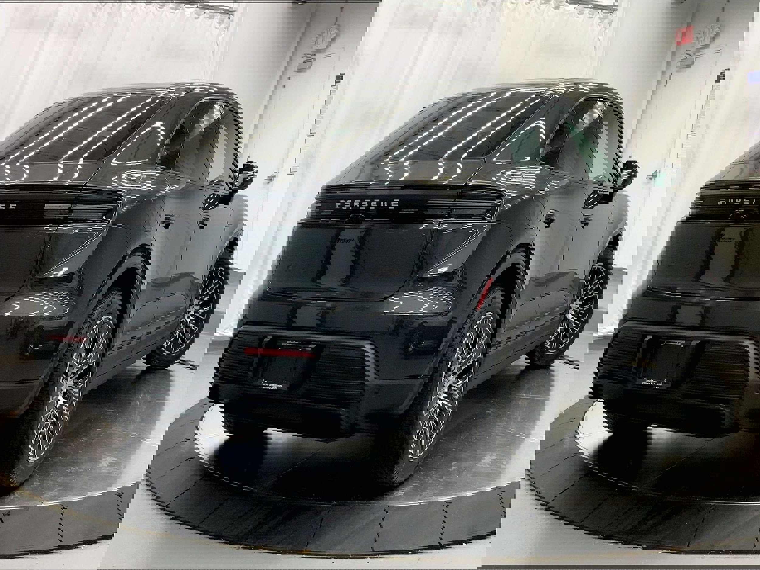 Used 2025 Porsche Macan Electric image 7