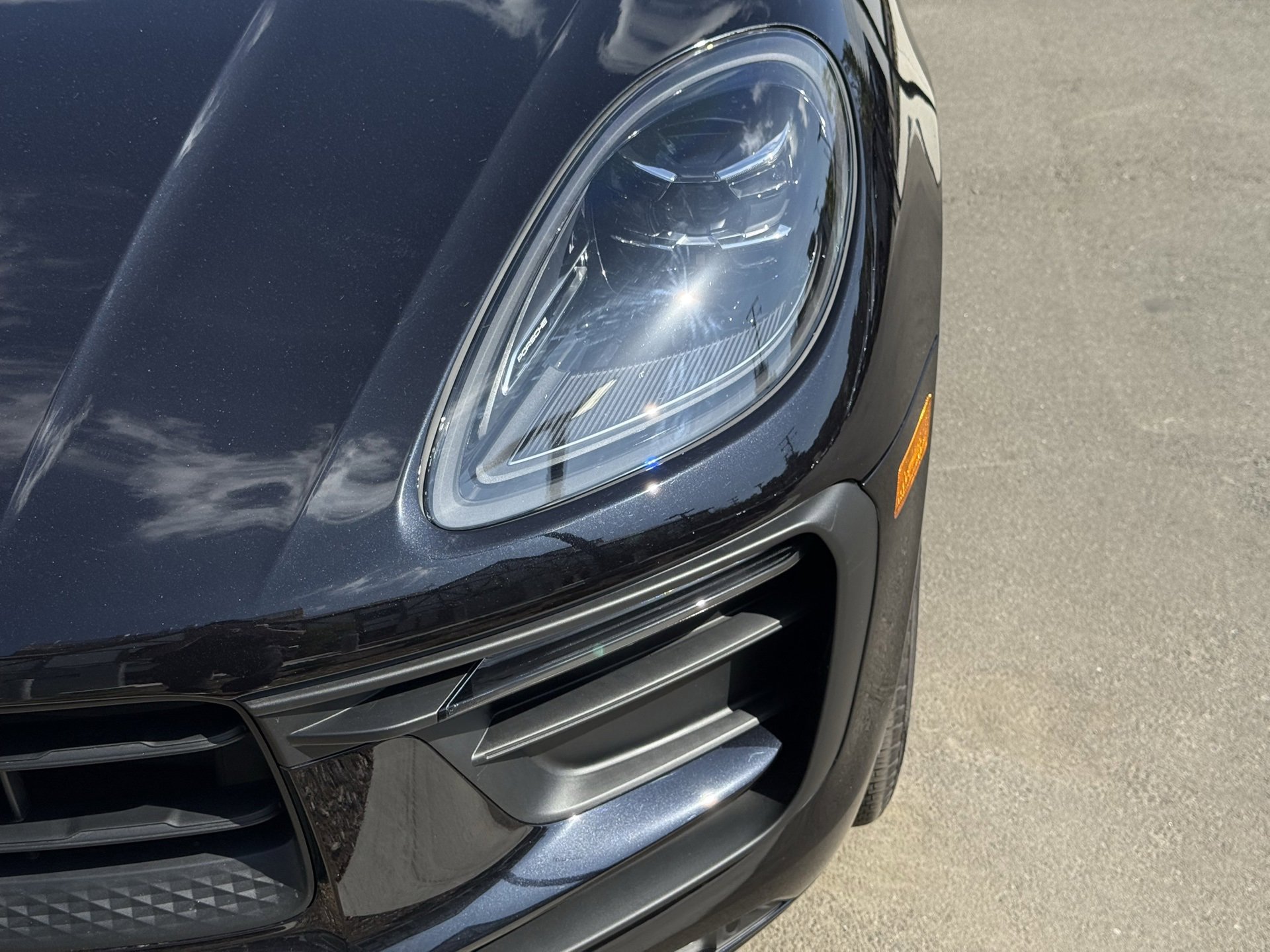 Used 2025 Porsche Macan image 11