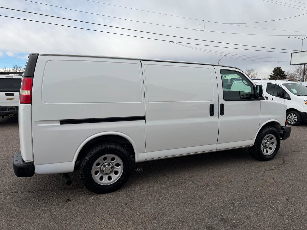 Used 2011 Chevrolet Express 1500 AWD image 10