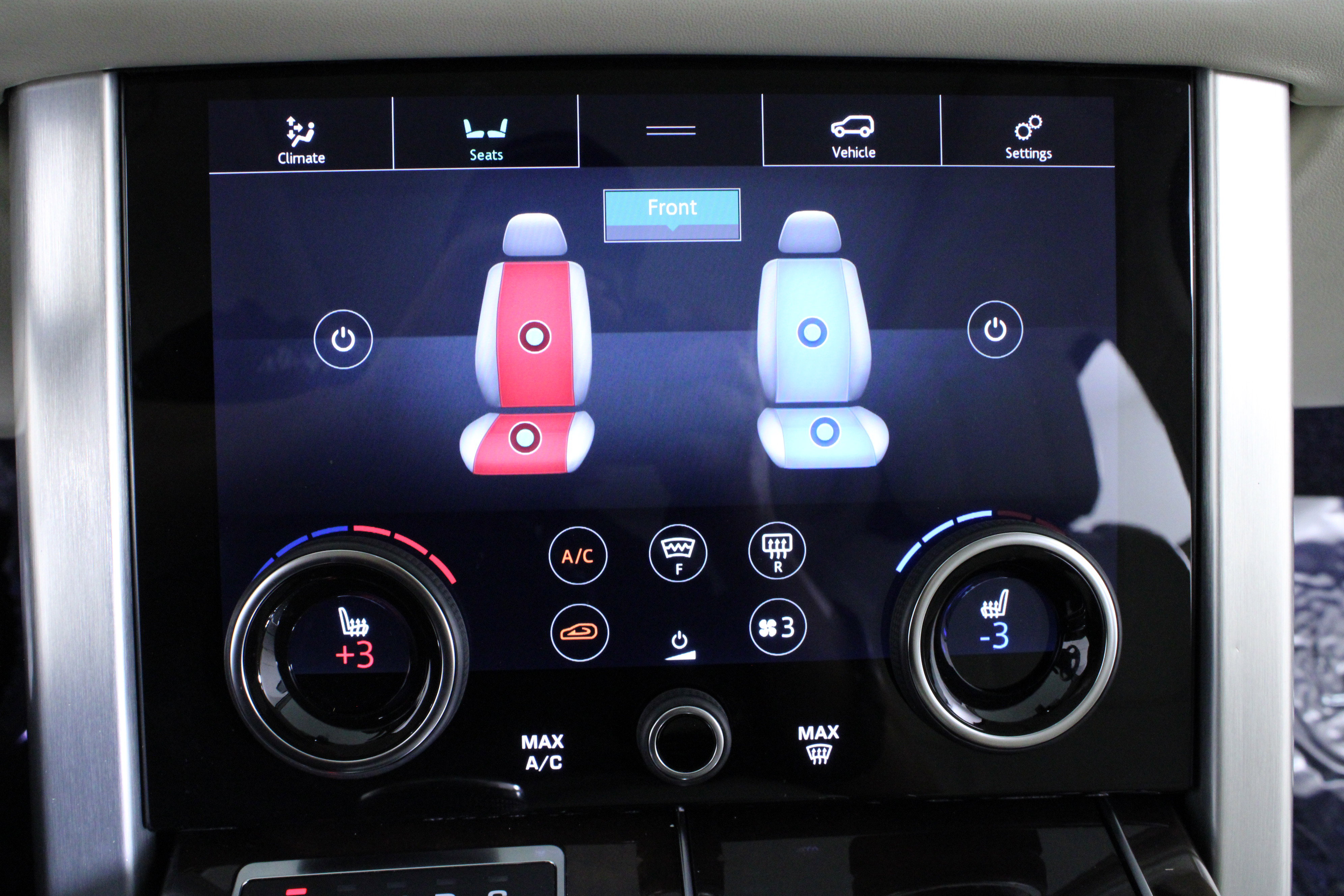 Used 2019 Land Rover Range Rover HSE image 32