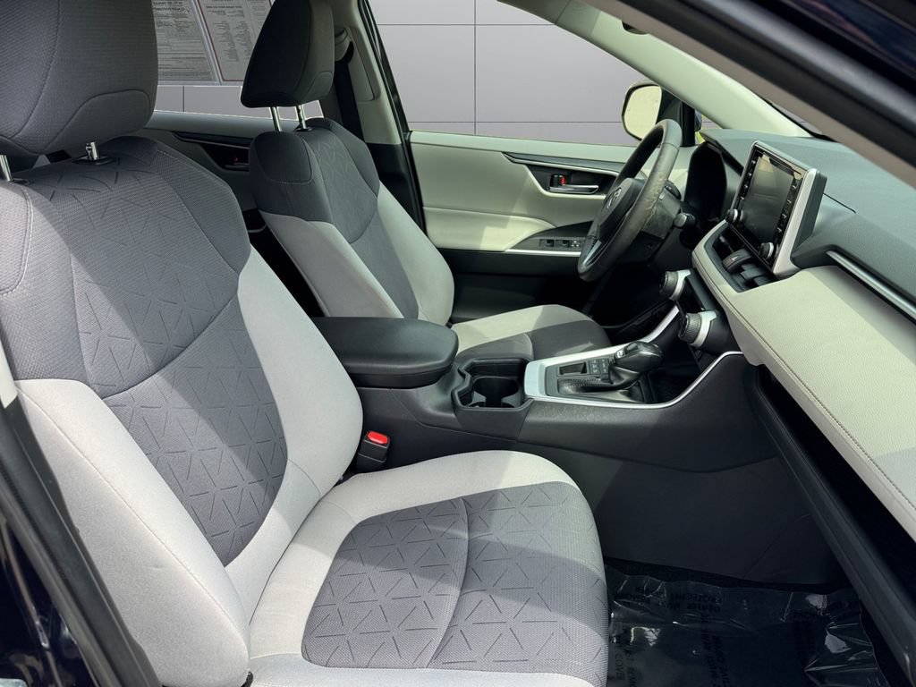 Certified 2019 Toyota RAV4 XLE w/ Convenience Package AWD/4WD image 17