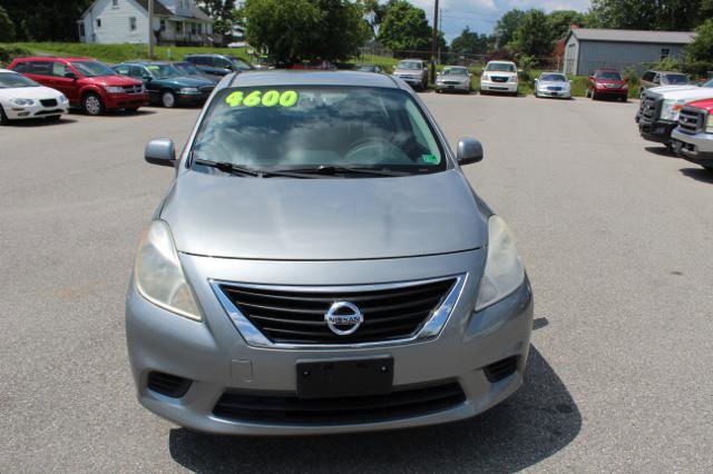 Used 2014 Nissan Versa SV image 4