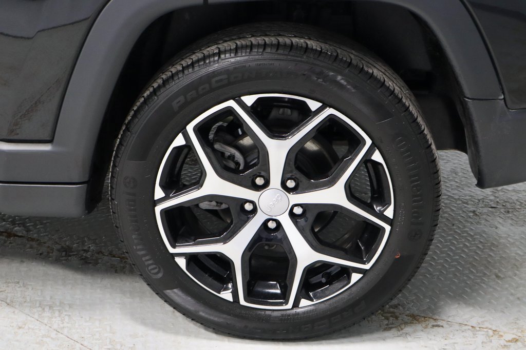 Used 2024 Jeep Compass Limited image 19