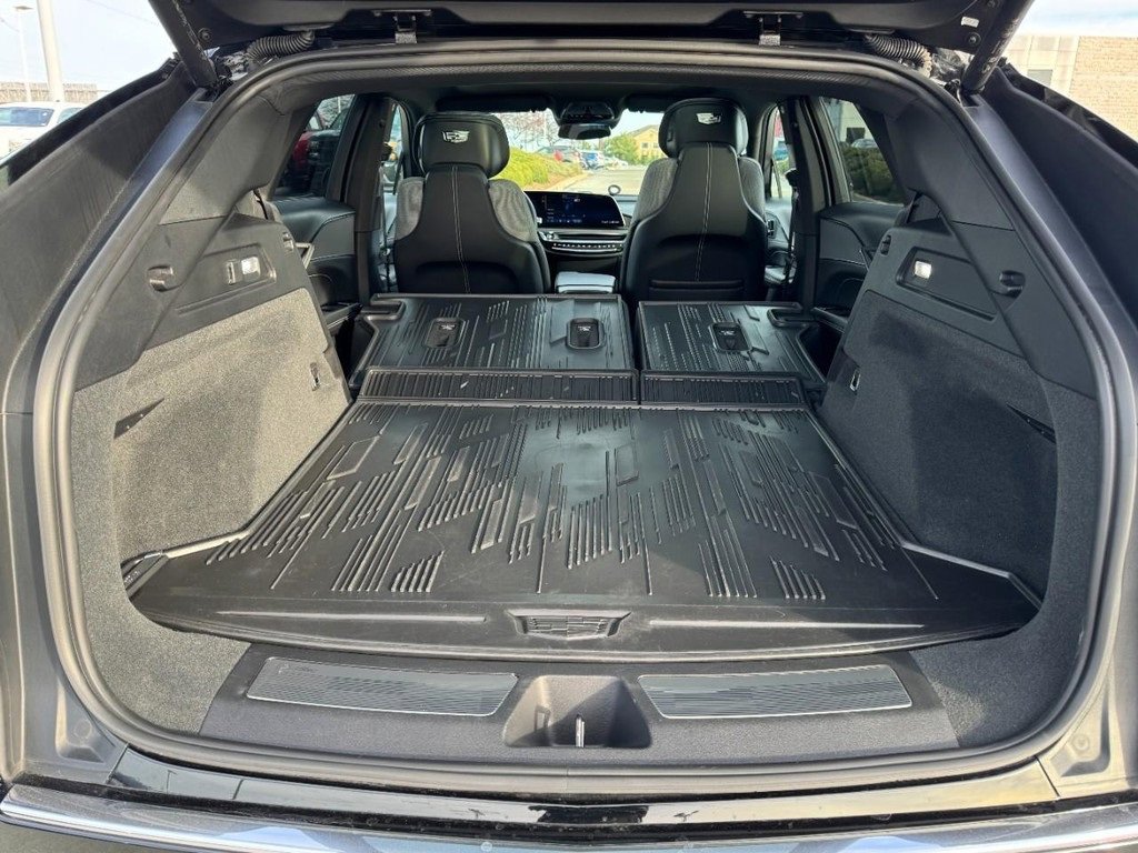 Used 2024 Cadillac Lyriq Tech w/ Driver Assist Package image 6