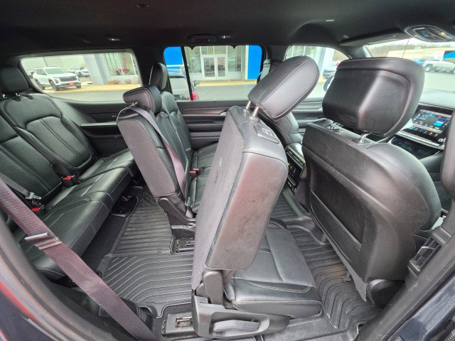 Used 2023 Jeep Wagoneer Series III w/ Convenience Group I AWD/4WD image 18