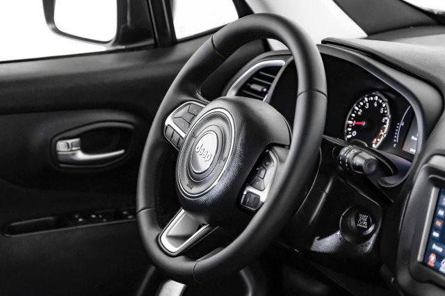 Used 2019 Jeep Renegade Latitude w/ Popular Equipment Group image 11