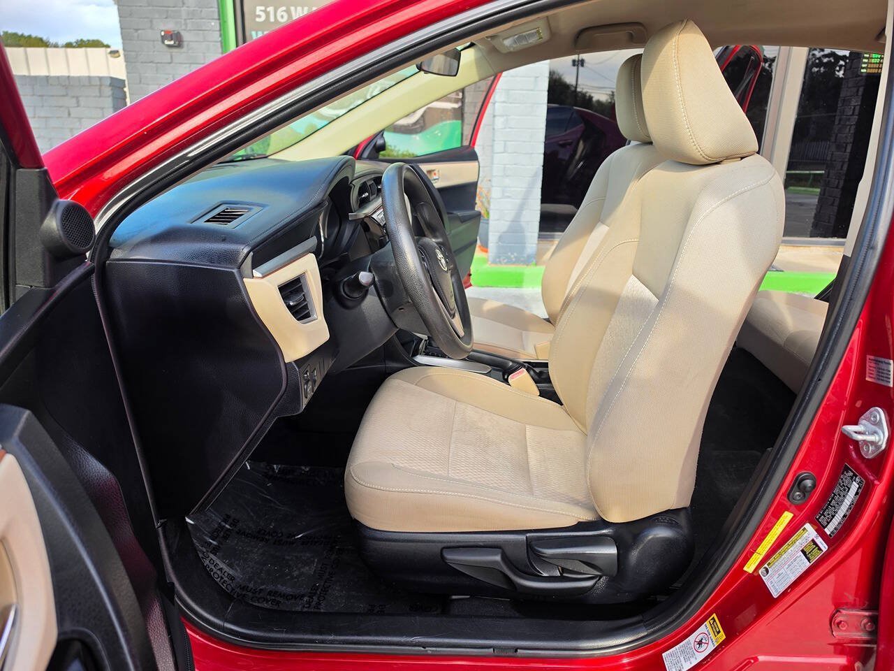 Used 2014 Toyota Corolla LE FWD image 17