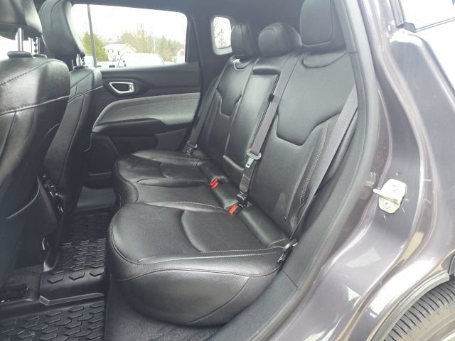 Certified 2024 Jeep Compass Latitude w/ Sun and Sound Group AWD/4WD image 28