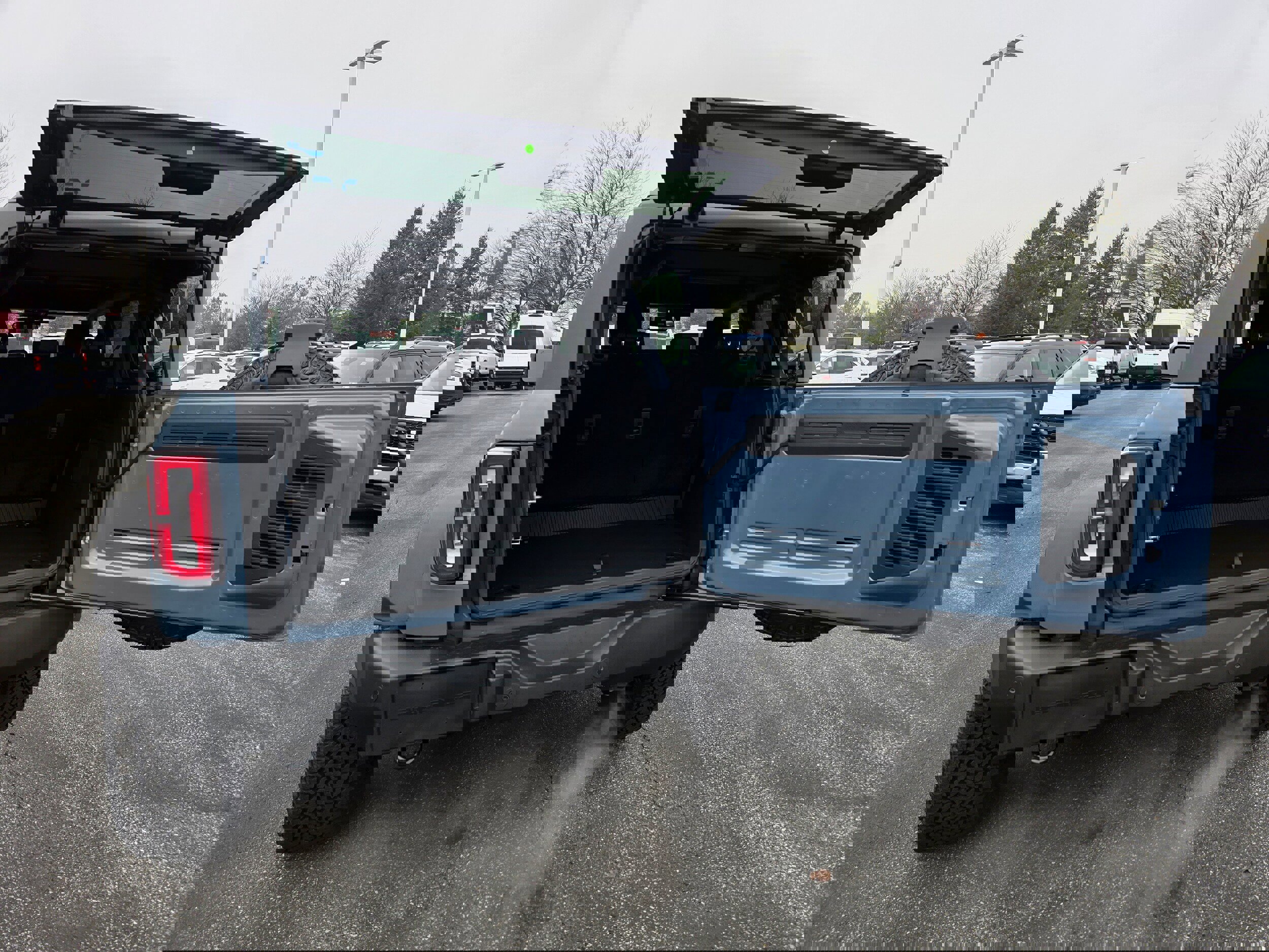 New 2025 Ford Bronco Outer Banks w/ Sasquatch Package image 17