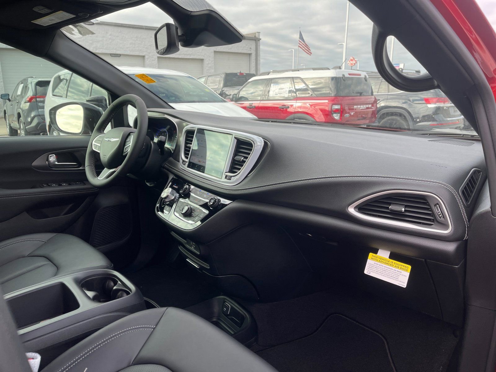 New 2026 Chrysler Pacifica Select image 18