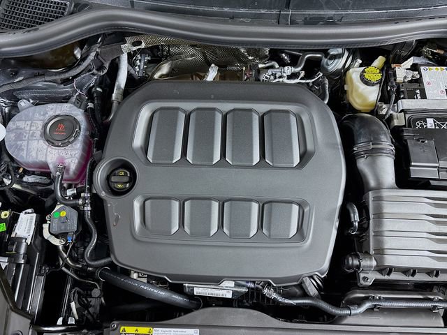 New 2025 Volkswagen Tiguan SE image 32