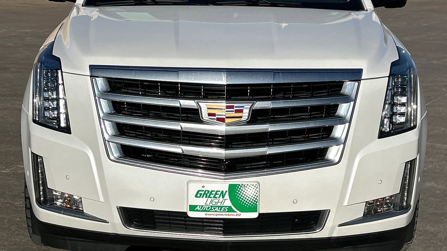 Used 2019 Cadillac Escalade ESV Luxury image 17