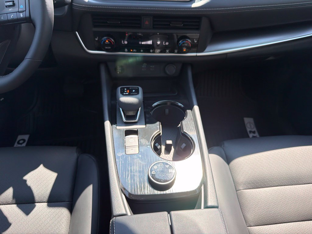 New 2026 Nissan Rogue Dark Armor AWD/4WD image 27