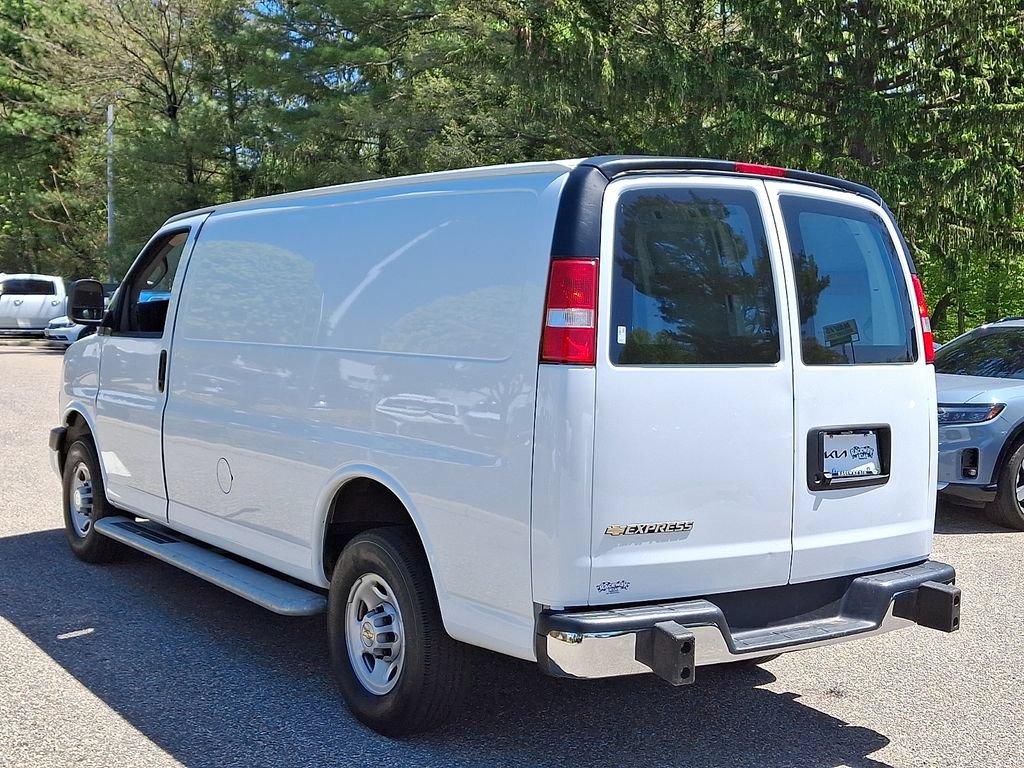 Used 2024 Chevrolet Express 2500 w/ Driver Convenience Package RWD image 5