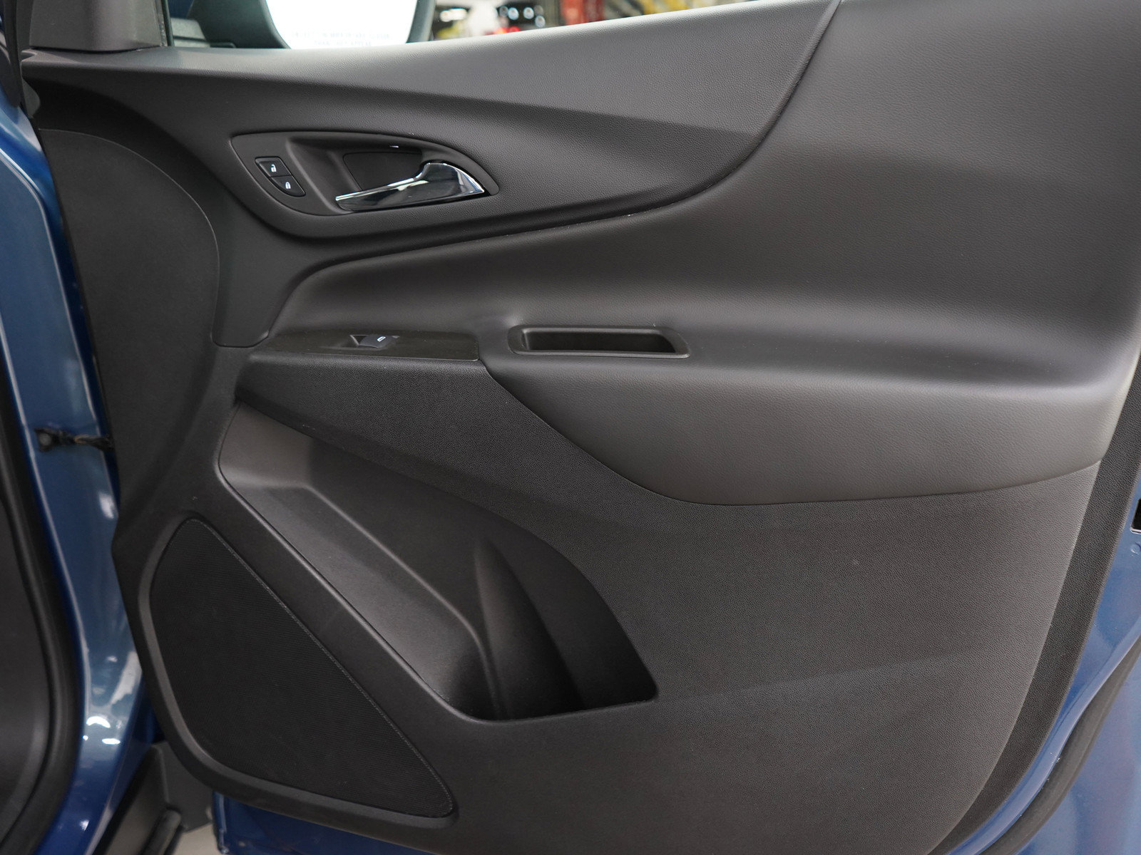 Used 2024 Chevrolet Equinox LT FWD image 9