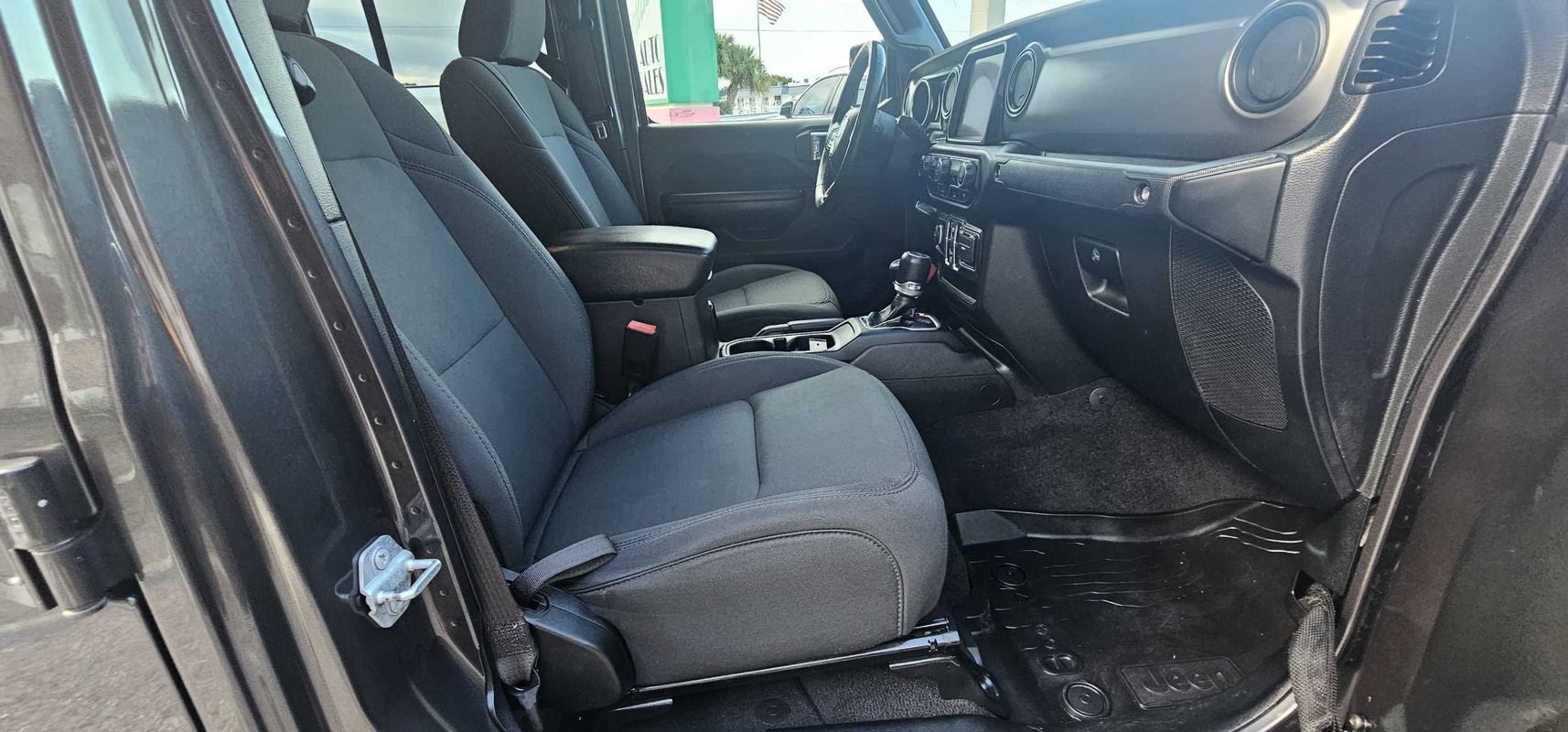 Used 2021 Jeep Gladiator Sport AWD/4WD image 32