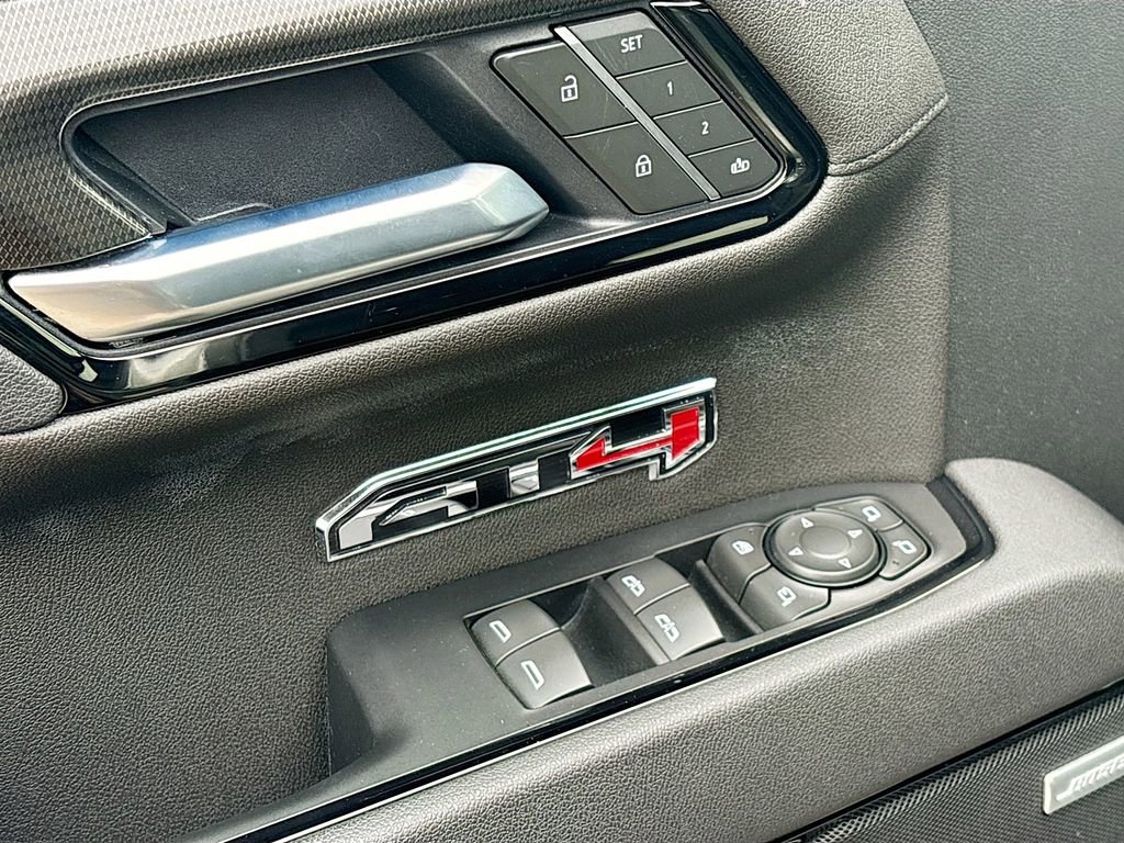 Used 2025 GMC Sierra 1500 AT4 image 18