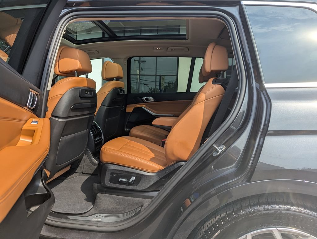 Used 2022 BMW X7 xDrive40i w/ Luxury Seating Package AWD/4WD image 44