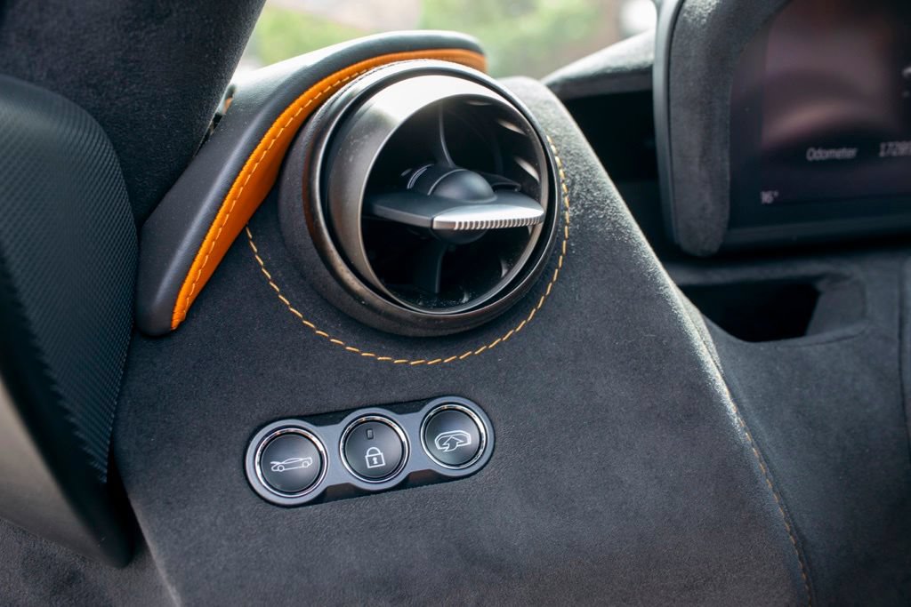 Used 2018 McLaren 720S Performance RWD image 48