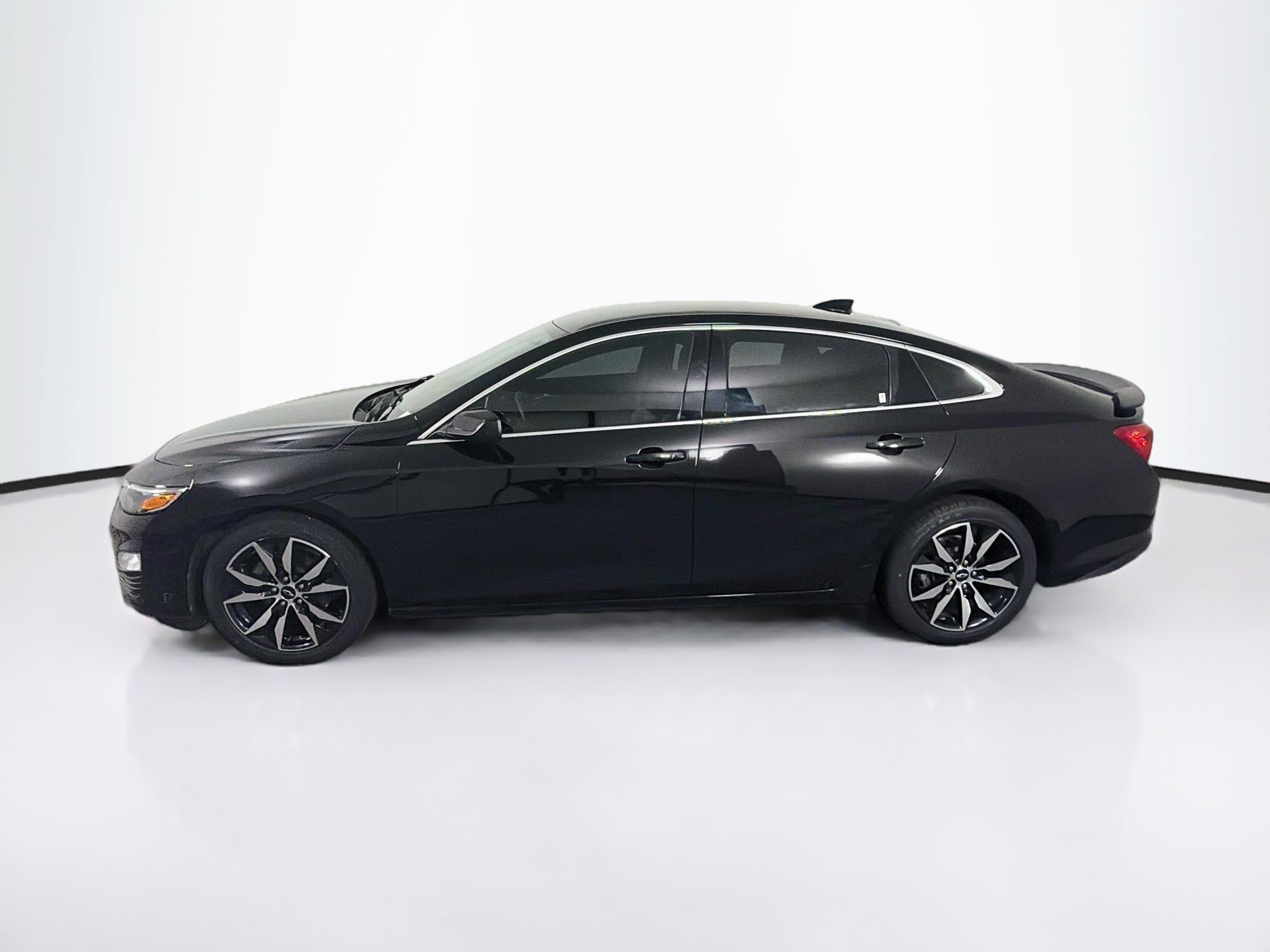 Used 2023 Chevrolet Malibu RS w/ LPO, Floor Liner Package FWD image 4