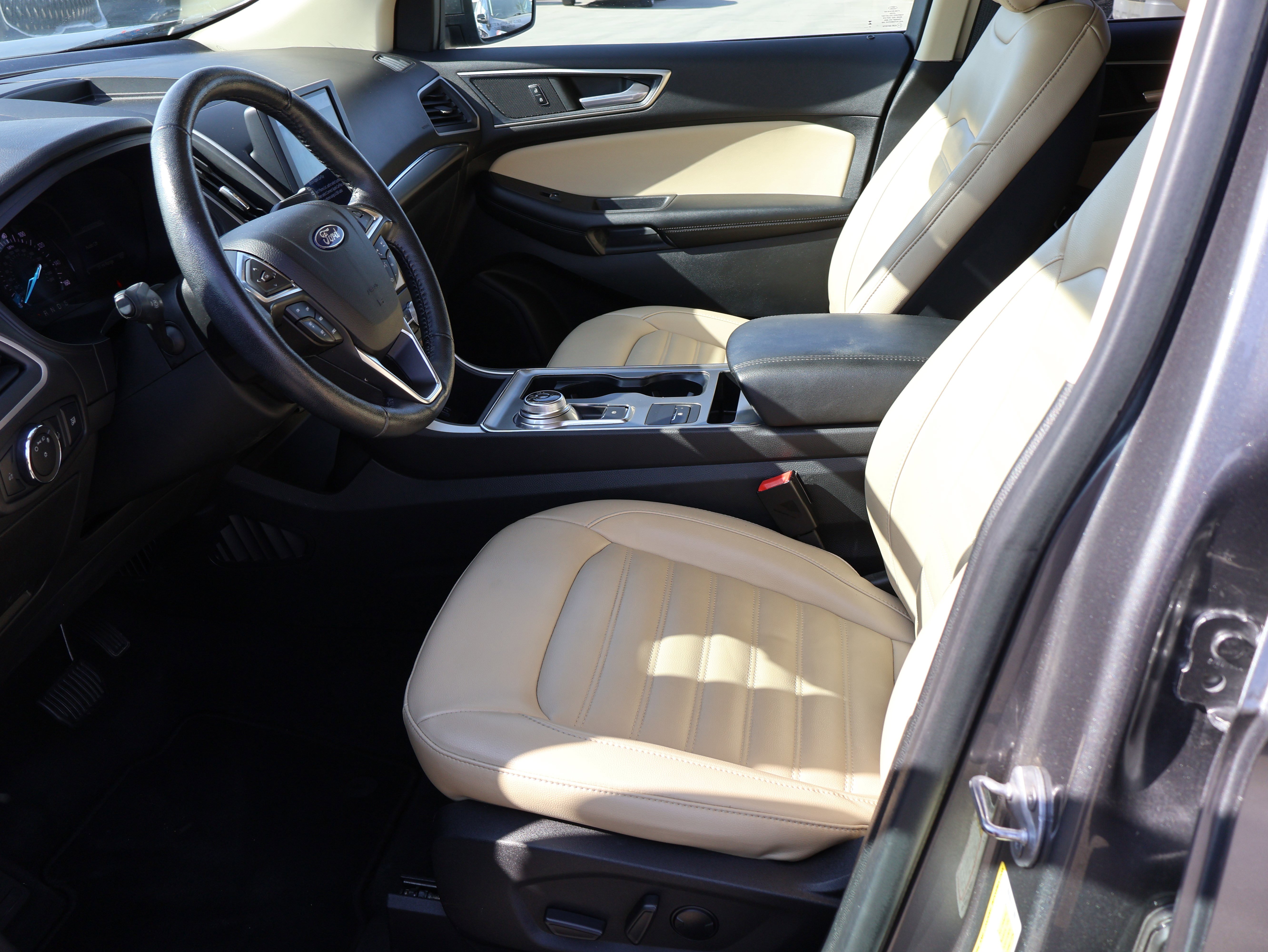 Used 2022 Ford Edge SEL image 37
