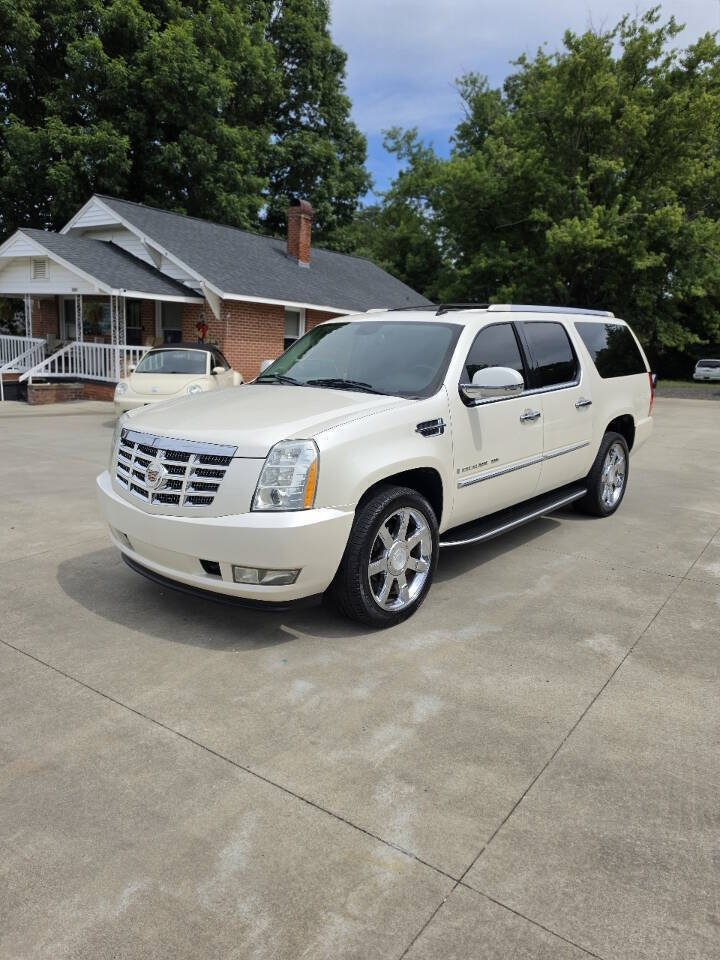 Used 2008 Cadillac Escalade ESV AWD image 2