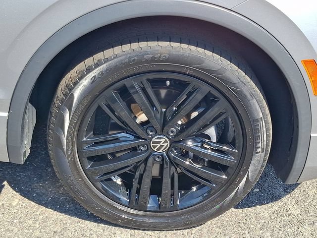 Used 2022 Volkswagen Tiguan SE R-Line AWD/4WD image 8