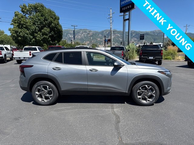 New 2025 Chevrolet Trax LT w/ Sunroof Package image 4