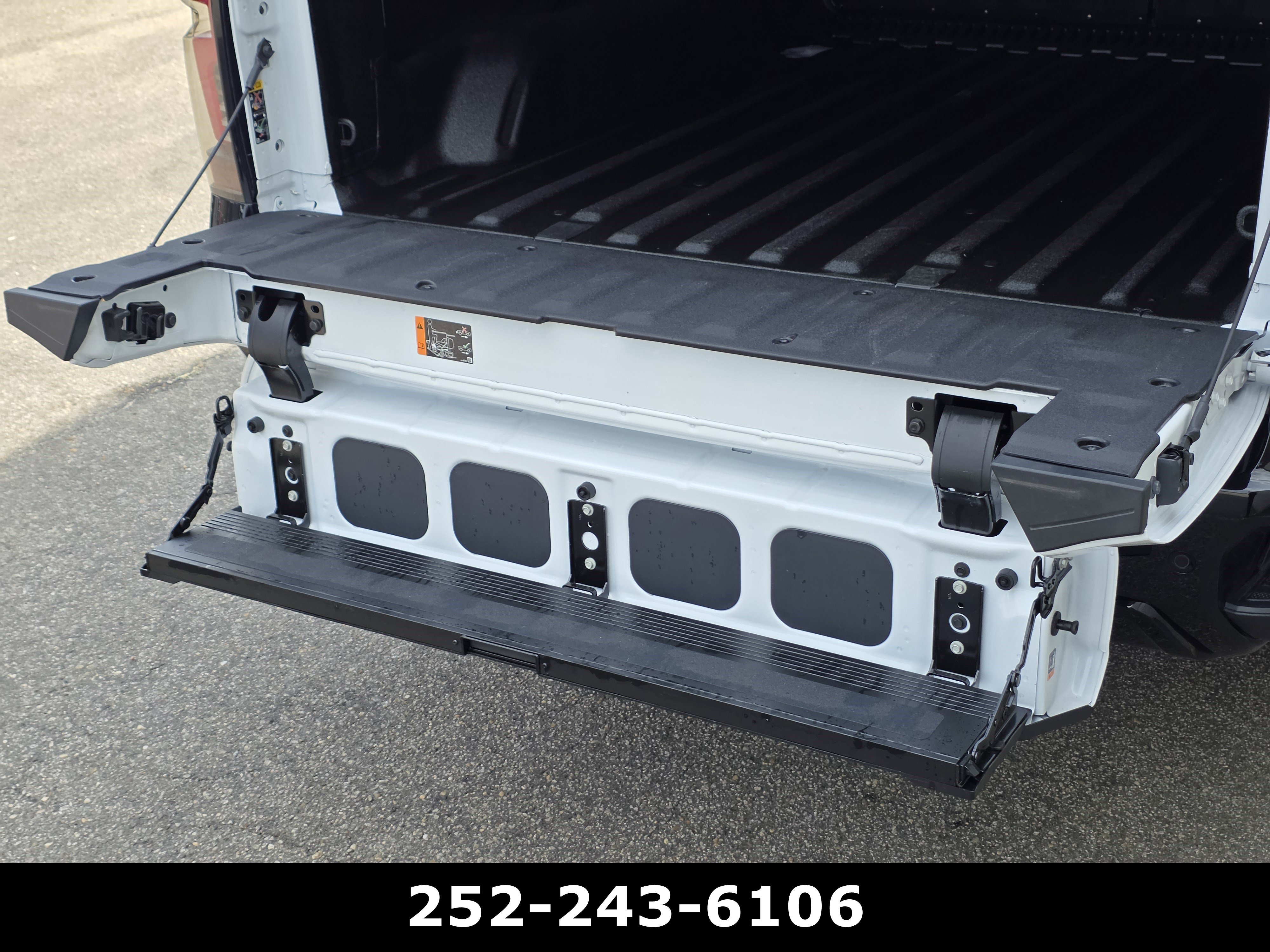 Used 2025 Chevrolet Silverado EV RST AWD/4WD image 35