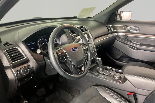 Used 2019 Ford Explorer Limited w/ Class III Trailer Tow Package AWD/4WD image 15