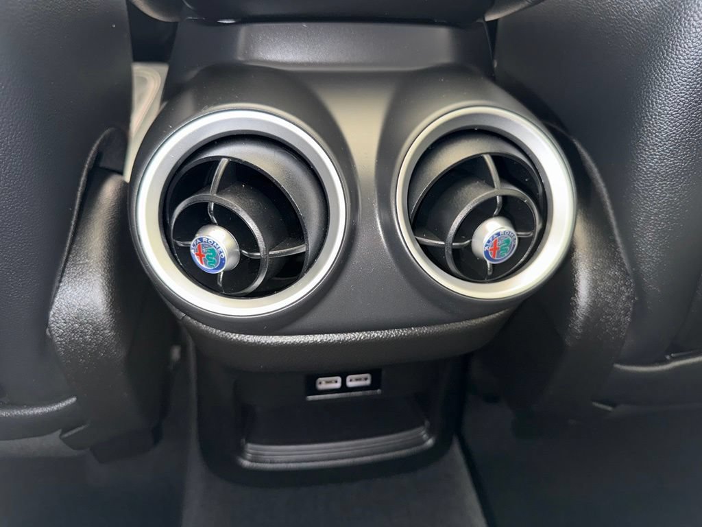 Used 2018 Alfa Romeo Stelvio Ti AWD/4WD image 18