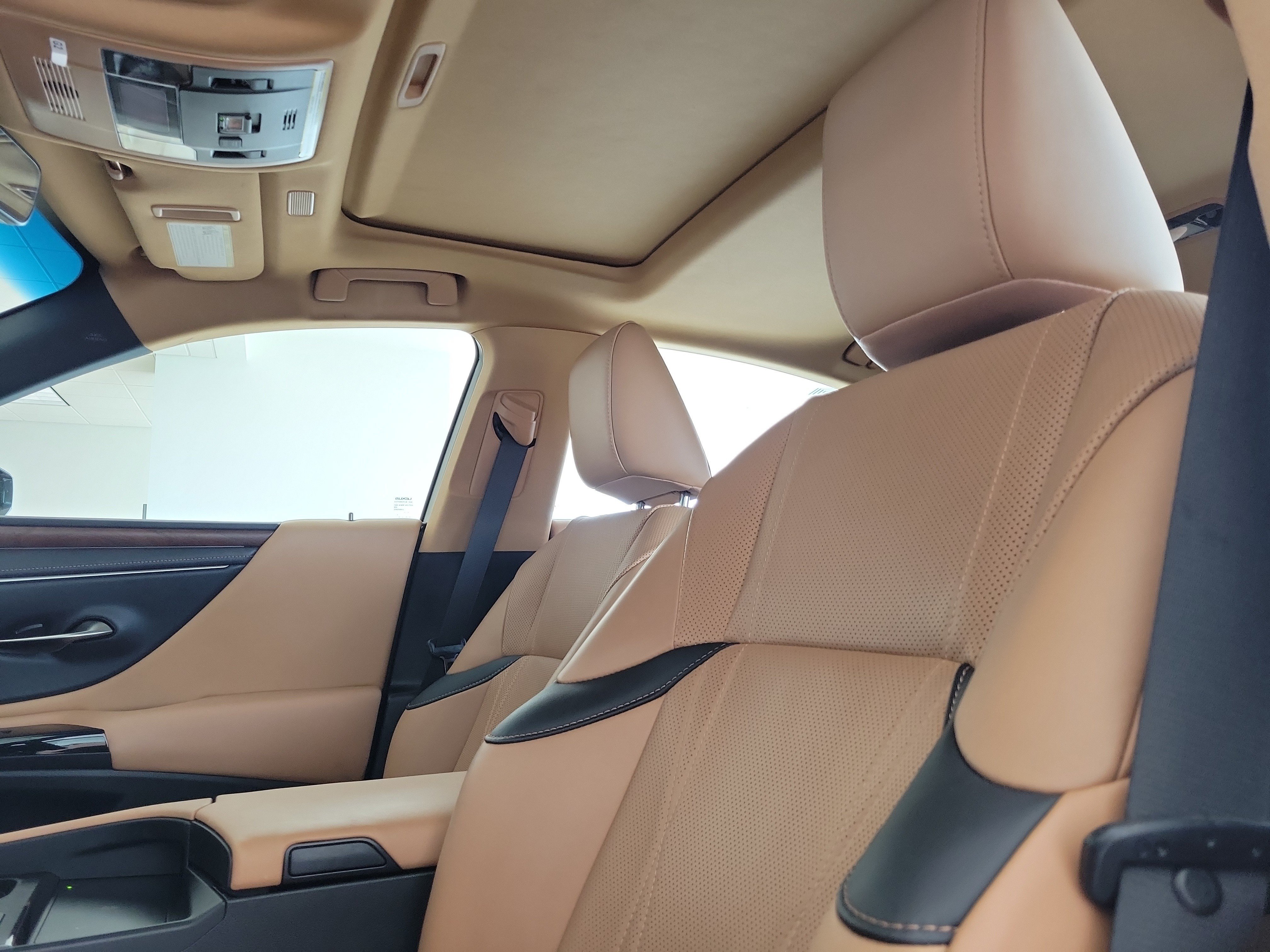 Used 2024 Lexus ES 300h w/ Technology Package FWD image 25