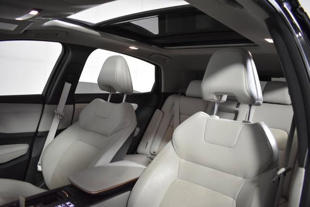 Certified 2024 Nissan Ariya AWD image 10
