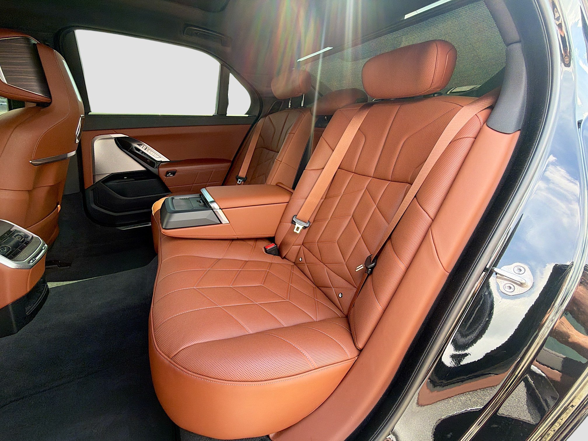 Used 2024 BMW 760i xDrive AWD/4WD image 21