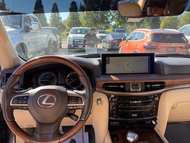 Used 2016 Lexus LX 570 4WD w/ Luxury Package image 11