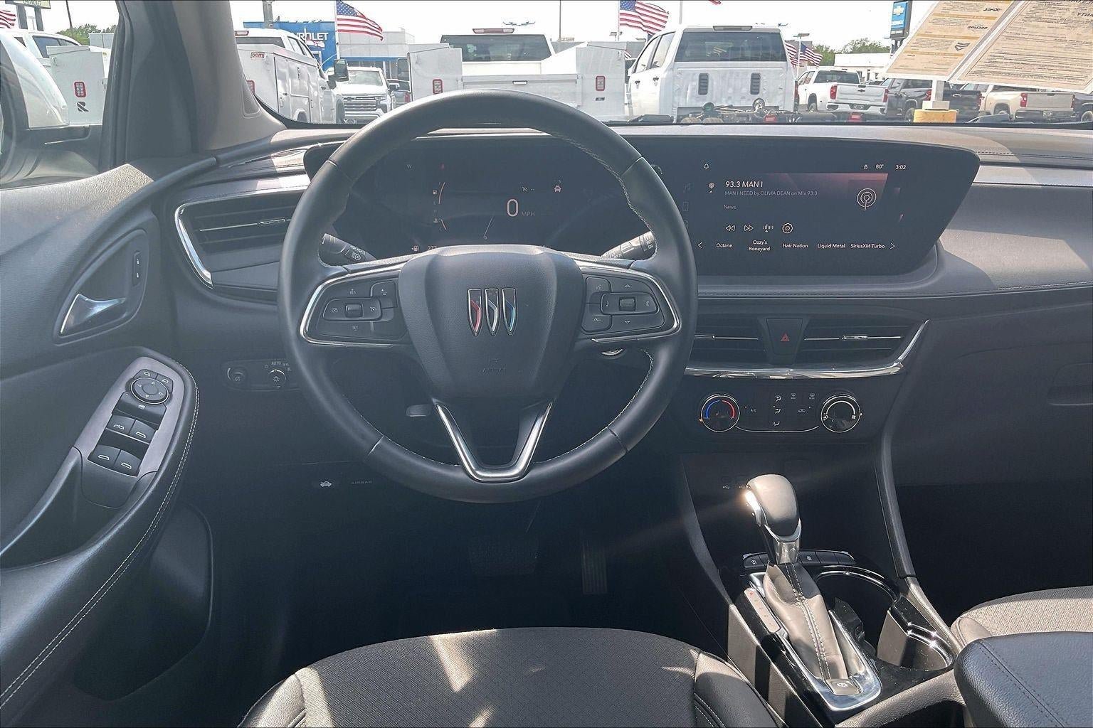 Used 2025 Buick Encore GX Preferred AWD/4WD image 6