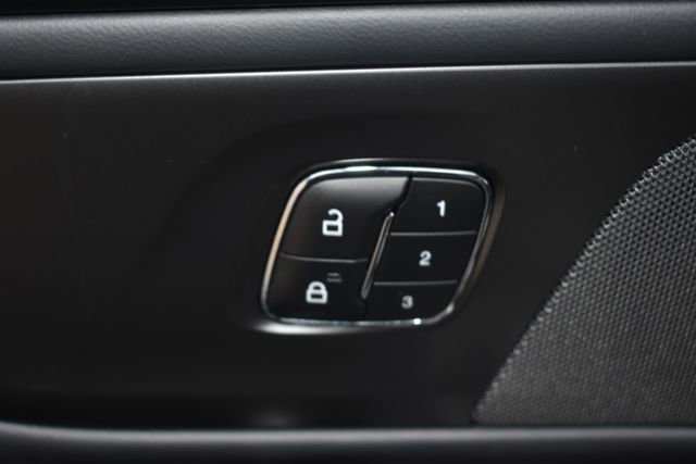 Used 2024 Lincoln Nautilus Reserve w/ Equipment Group 202A image 23