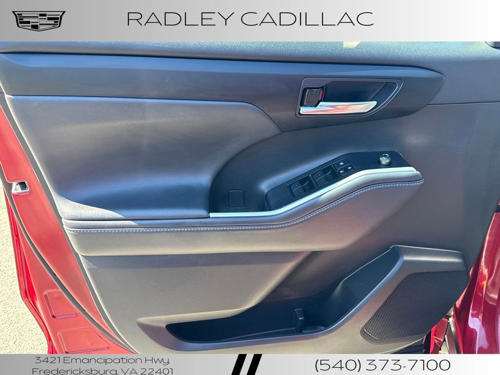 Used 2022 Toyota Highlander XLE image 16