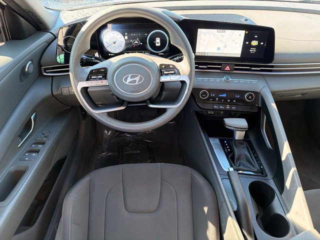 Used 2024 Hyundai Elantra SEL FWD image 17