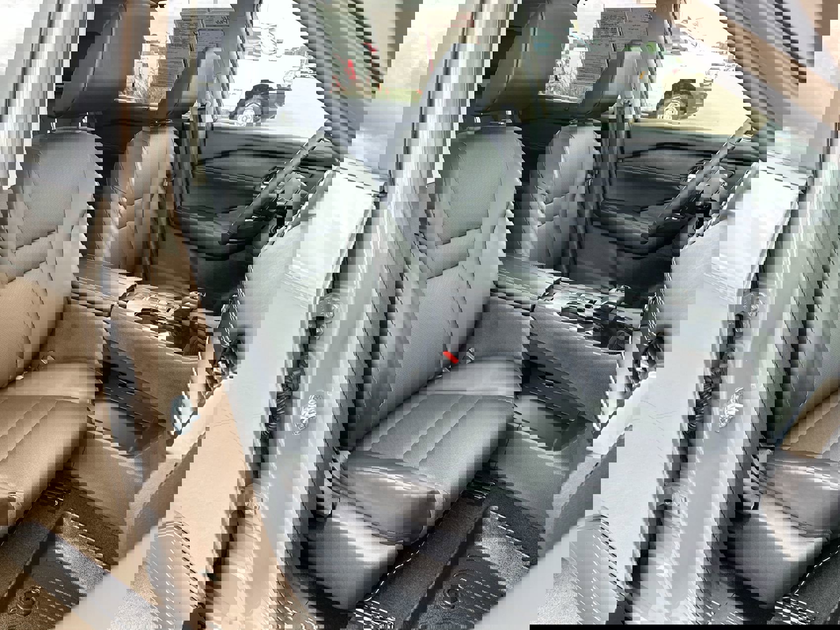 Used 2024 Nissan Rogue SV w/ SV Premium Package image 25