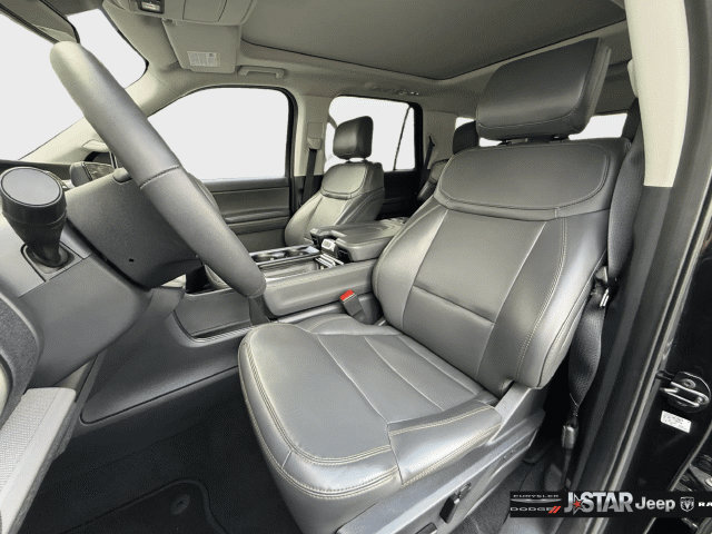 Used 2025 Ford Expedition Active RWD image 10