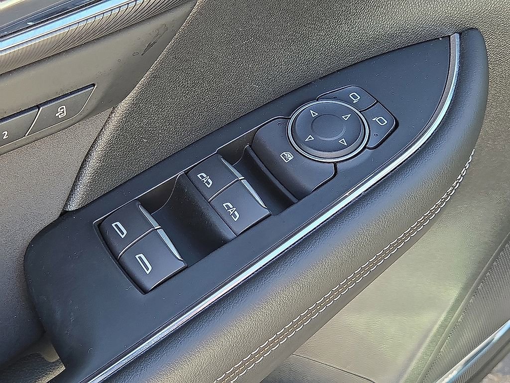 Used 2025 Buick Envision Sport Touring image 23