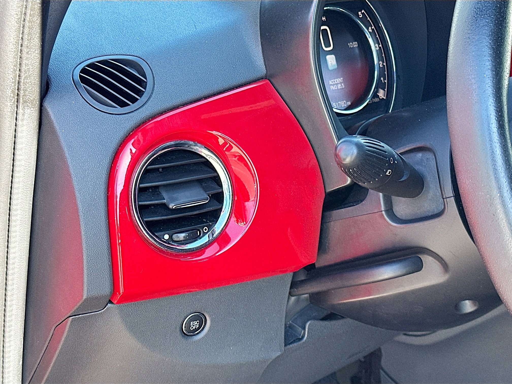 Used 2015 FIAT 500 Sport image 10