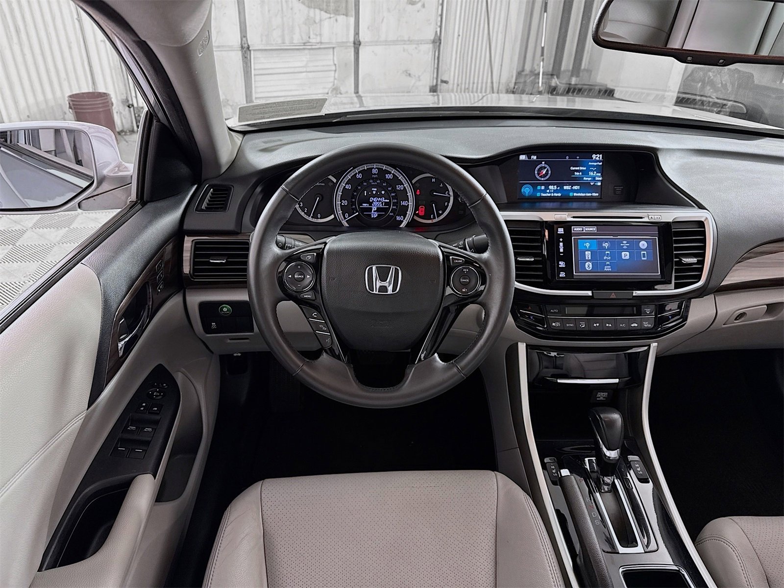 Used 2017 Honda Accord EX-L image 18