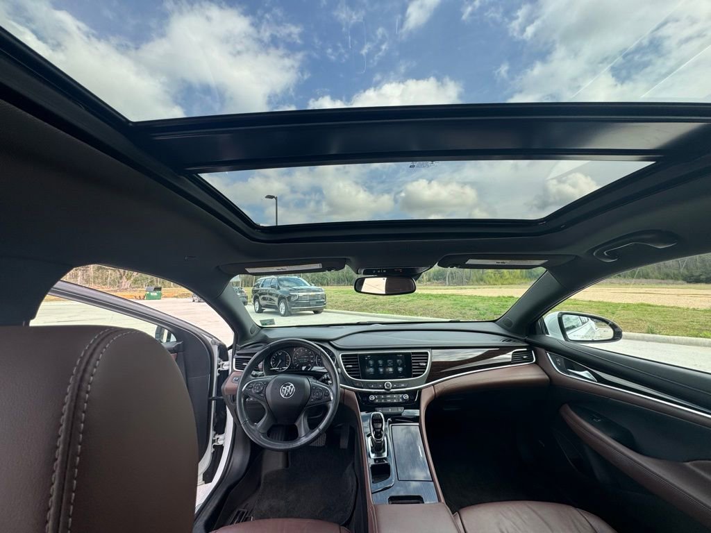 Used 2019 Buick LaCrosse Avenir image 16