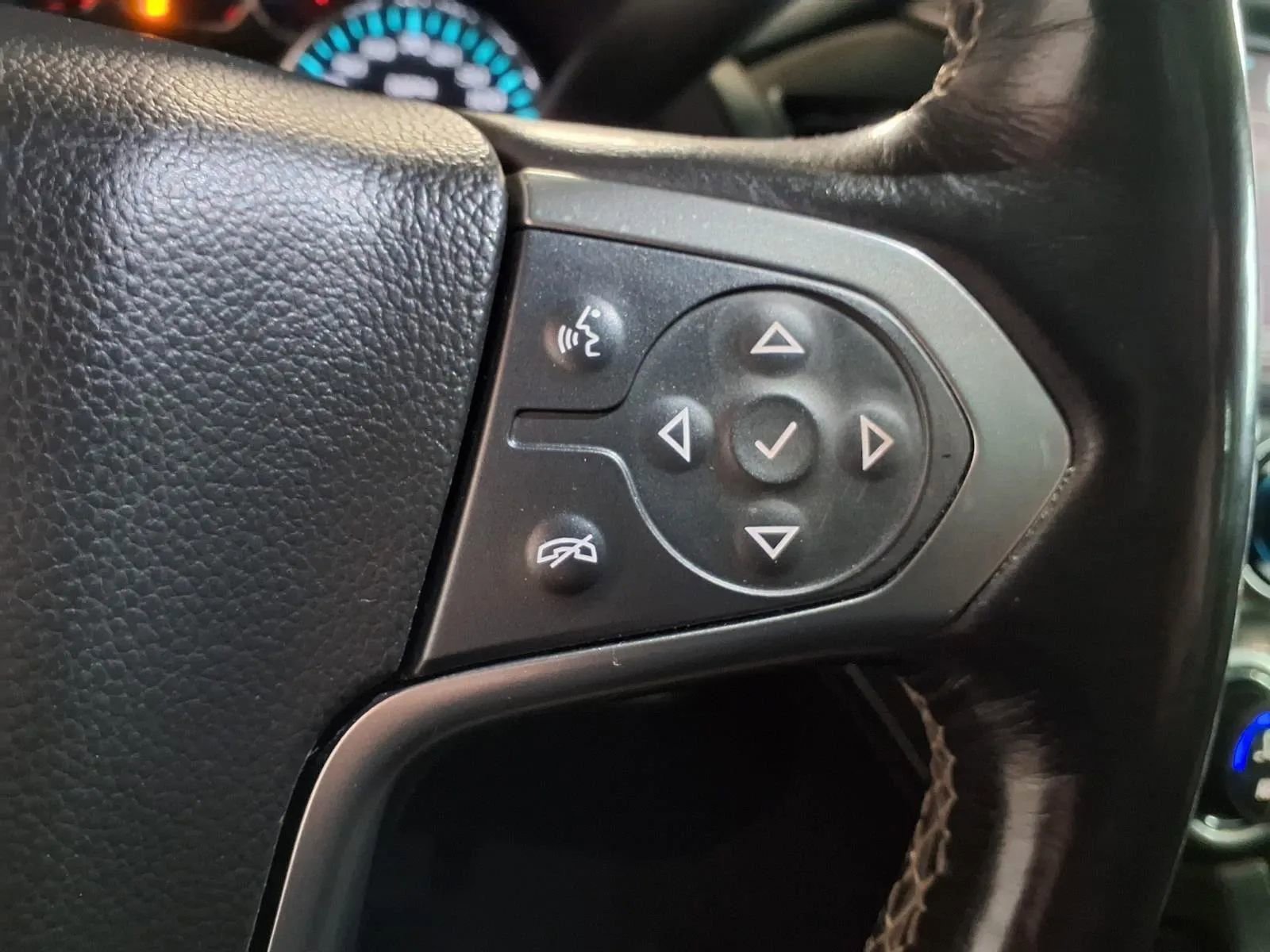 Used 2016 Chevrolet Suburban LT AWD/4WD image 27