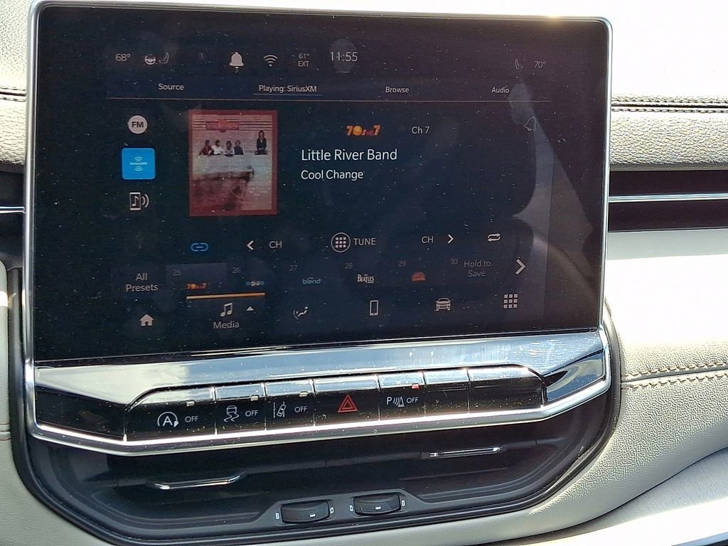 Used 2025 Jeep Compass Limited image 16