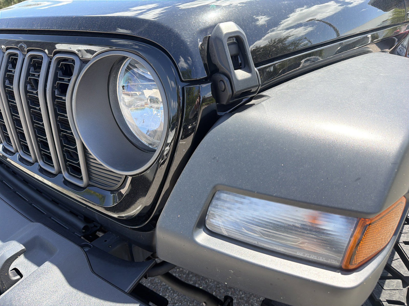Used 2026 Jeep Wrangler Unlimited Sport AWD/4WD image 9