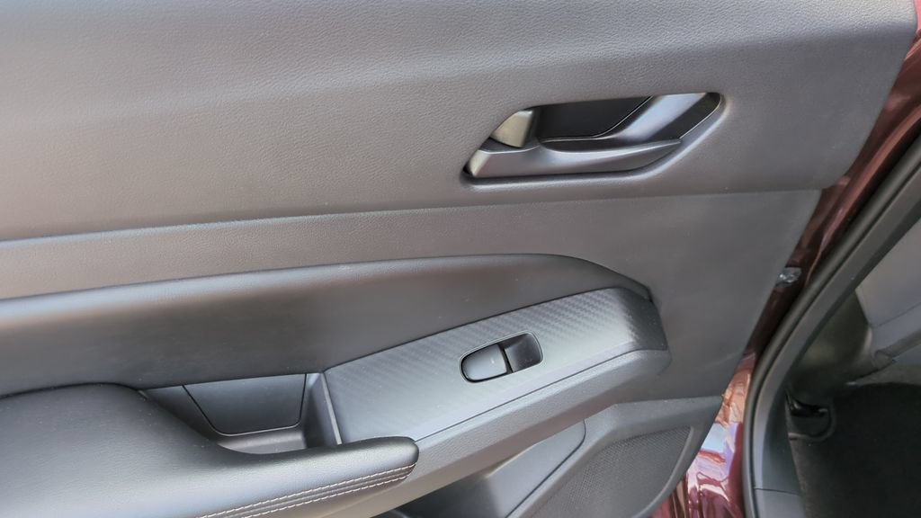 Used 2024 Nissan Altima 2.5 SV FWD image 15